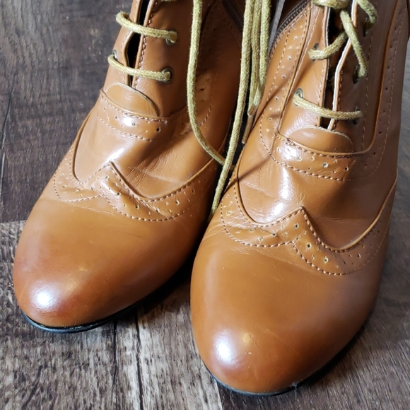 Forever 21 brown lace up booties - Picture 4 of 8